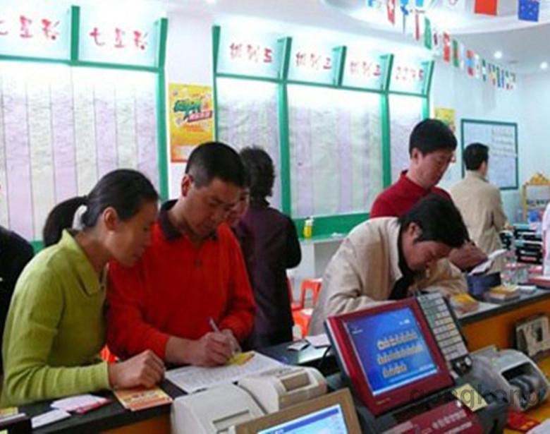 工业平板电脑在全自动彩票售票机上的应用(图1)